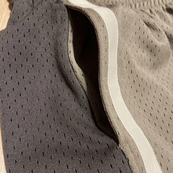 Mitchell & Ness Philadelphia 76ers Sixers Astro Swingman Short - Picture 3 of 3